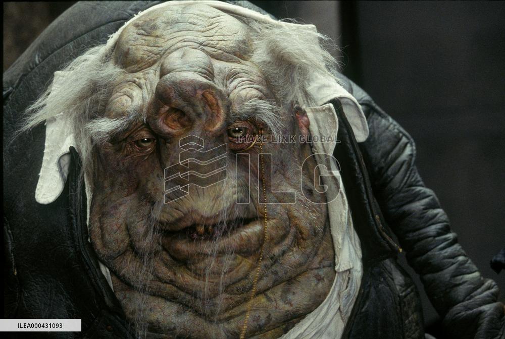 Hitchhiker's Guide To Galaxy (2005)