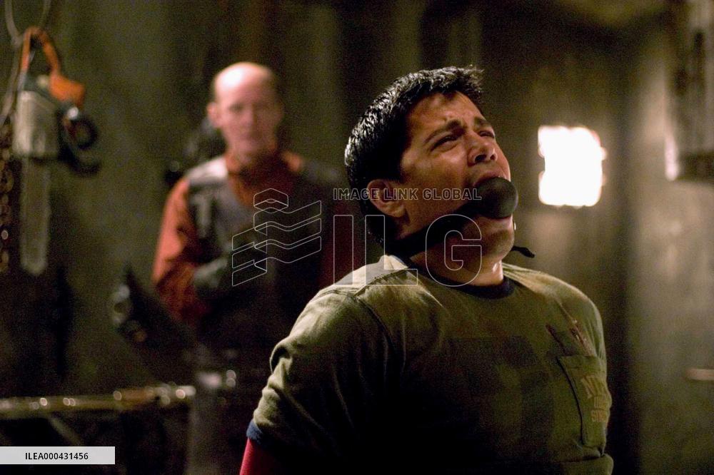 Hostel (2005)