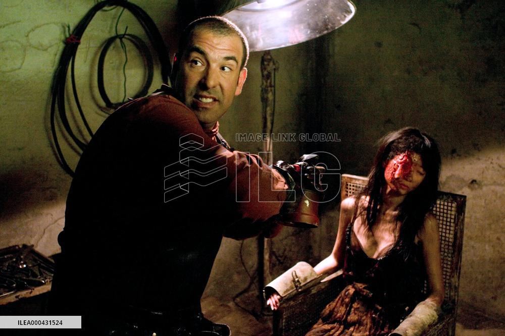 Hostel (2005)