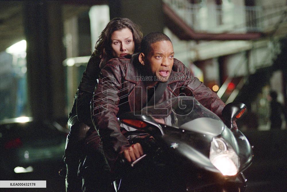 I, Robot (2004)