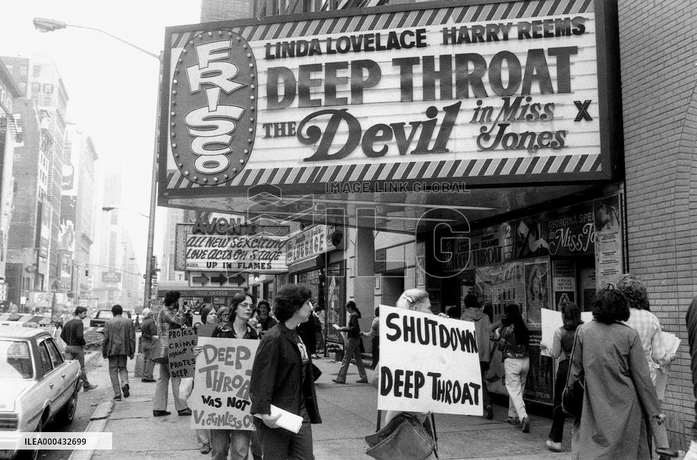 Inside Deep Throat (2005)