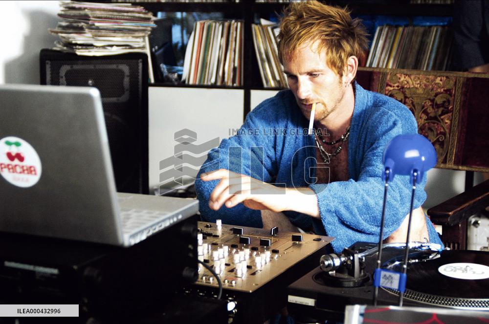 It's All Gone Pete Tong (2004)