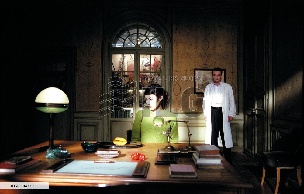 L' Annulaire; The Ring Finger (2005)