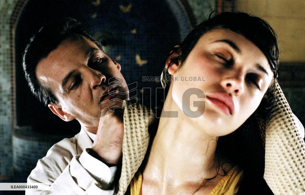 L' Annulaire; The Ring Finger (2005)