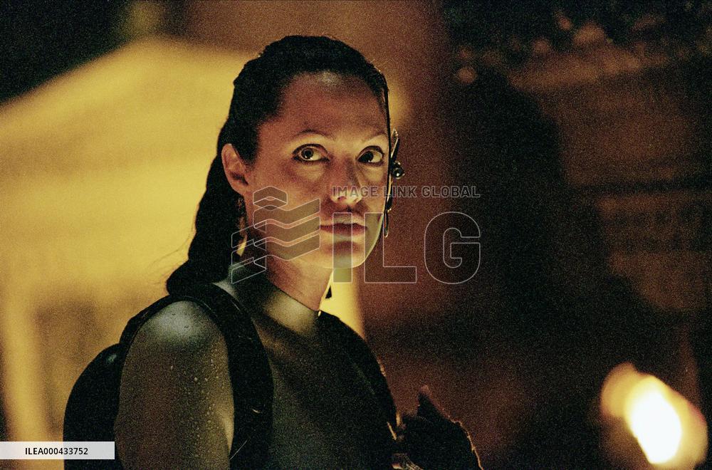 Lara Croft Tomb Raider: The Cr (2003)