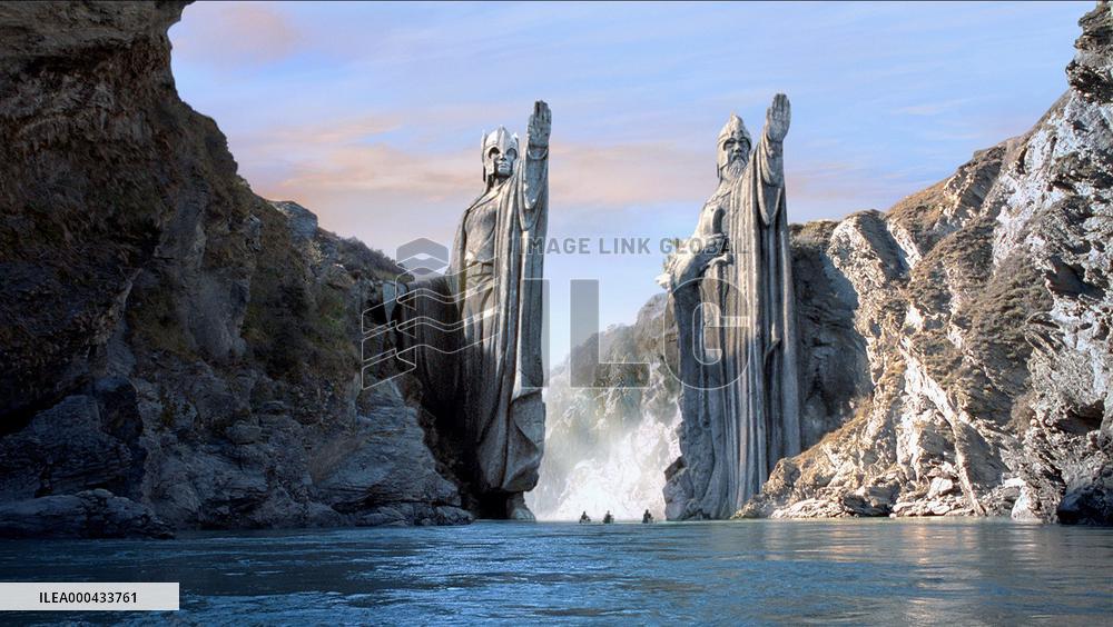 Lord Of The Rings: The Fellows (2001)