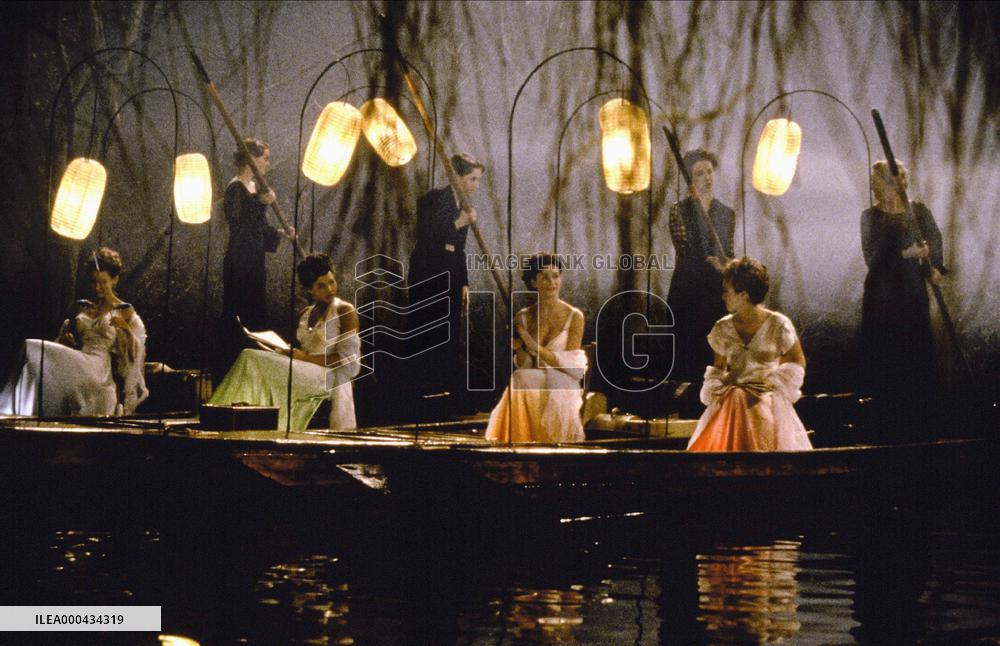 Lost And Delirious (2000)