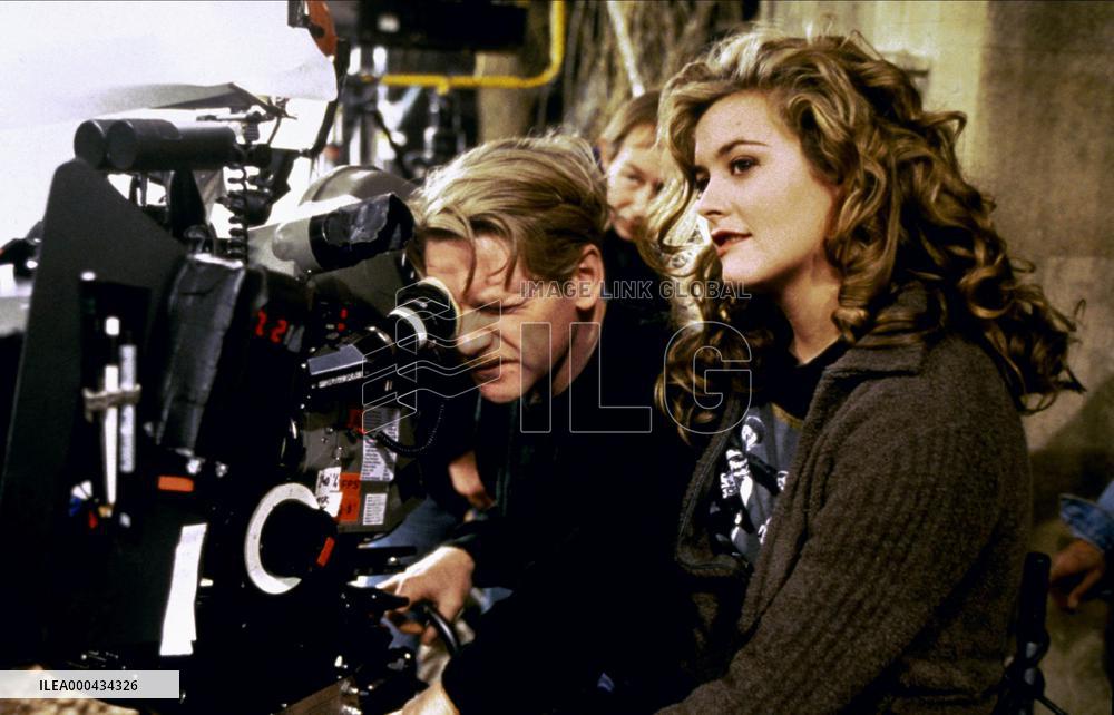 Lost And Delirious (2000)