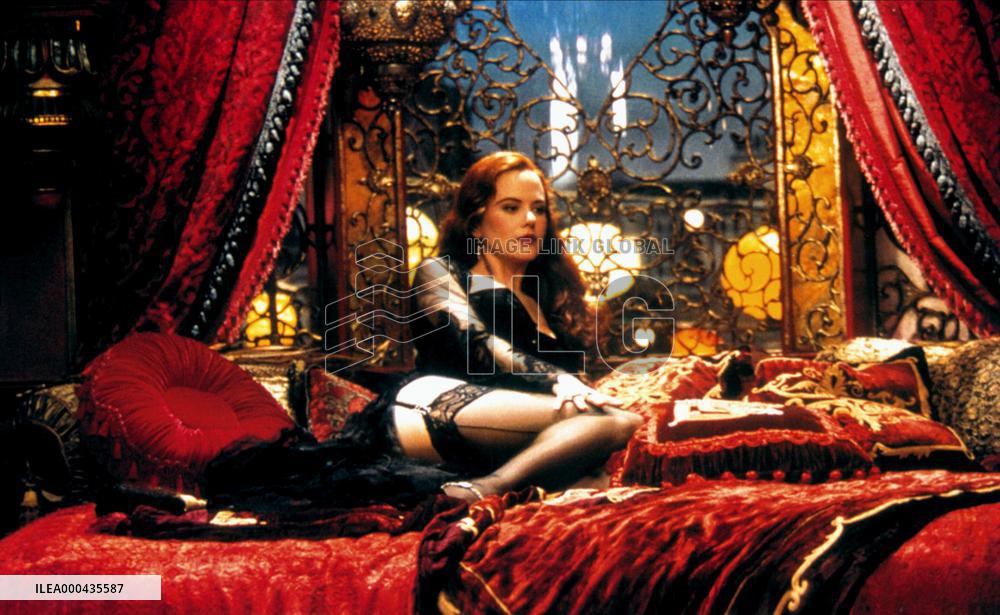 Moulin Rouge! (2001)