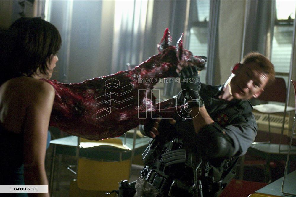 Resident Evil: Apocalypse (2004)