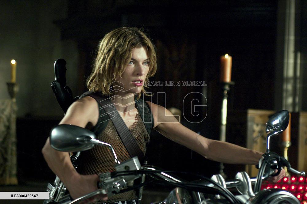 Resident Evil: Apocalypse (2004)