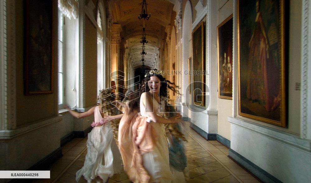 Russian Ark; Russkiy Kovcheg (2002)