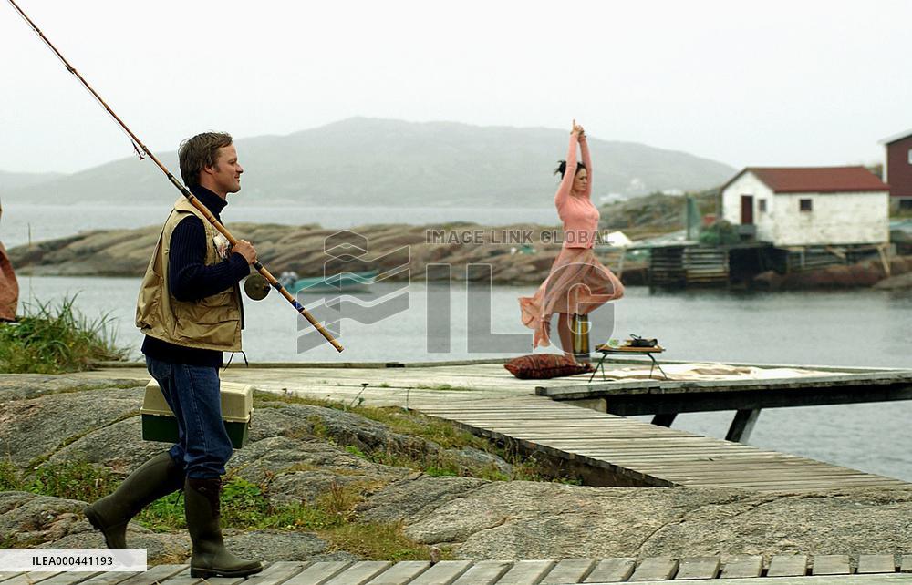 Seducing Dr. Lewis (2003)