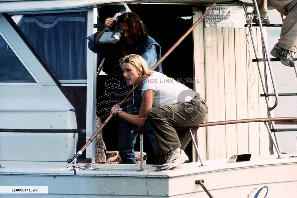 Shark Attack 3: Megalodon (2002)