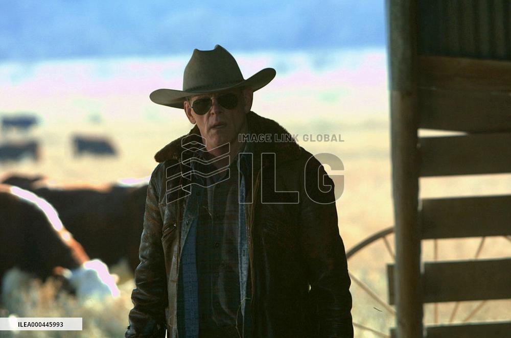 The Beautiful Country (2004)