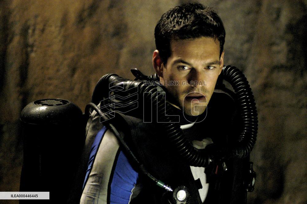 The Cave (2005)