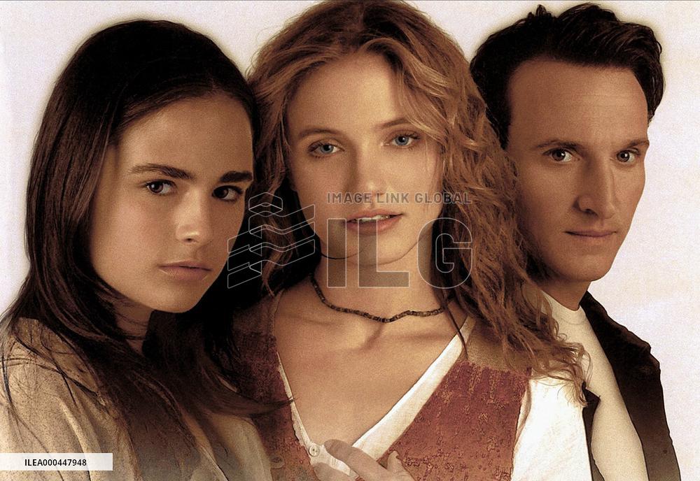 The Invisible Circus (2001)