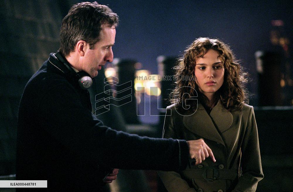 V For Vendetta (2005)