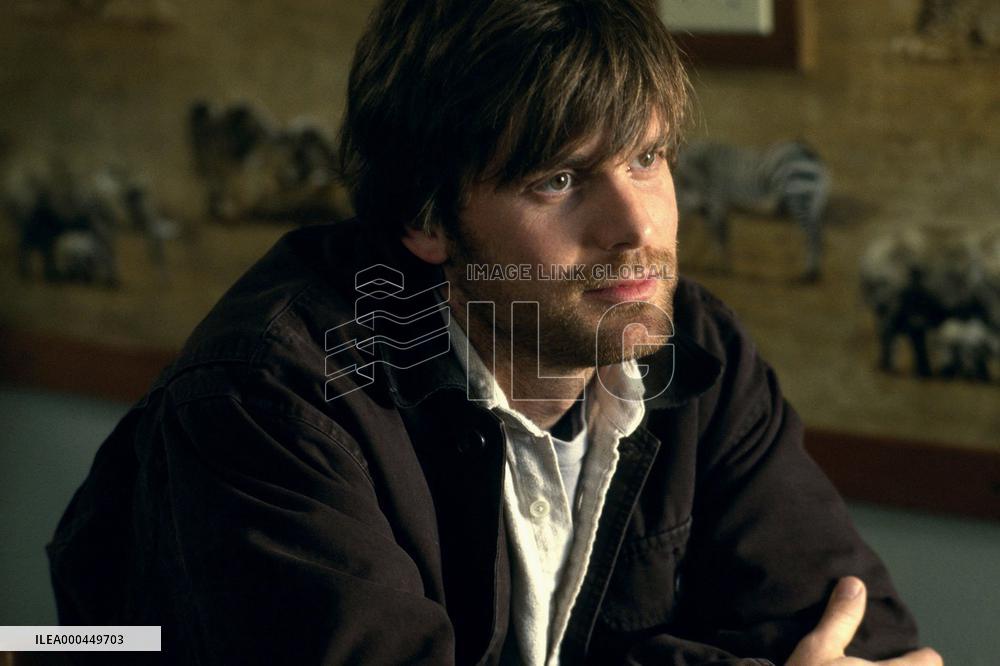 We Don'T Live Here Anymore (2004)