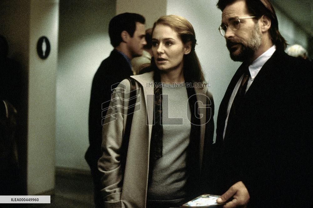 What Lies Beneath (2000)