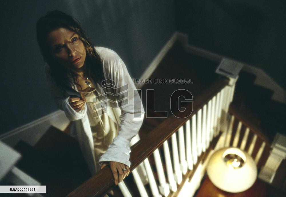 What Lies Beneath (2000)