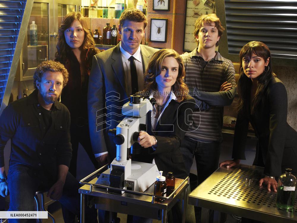 Bones : Season 2 (2006)