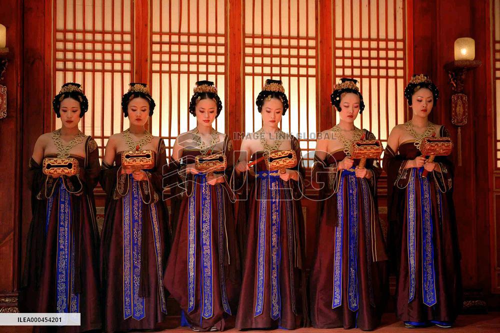 Curse Of The Golden Flower (2006)