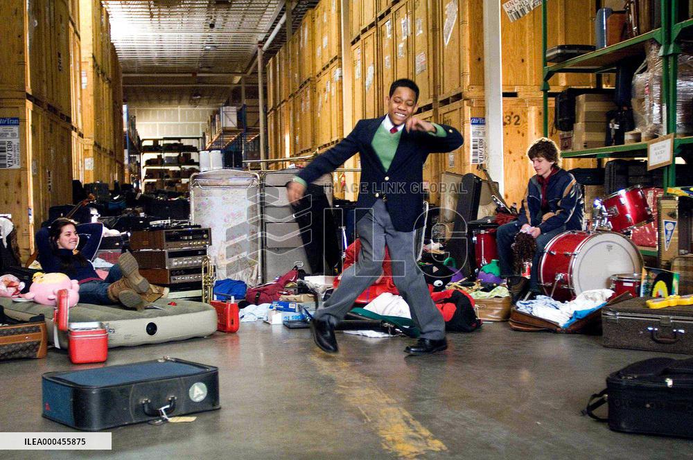 Grounded: Unaccompanied Minors (2006)