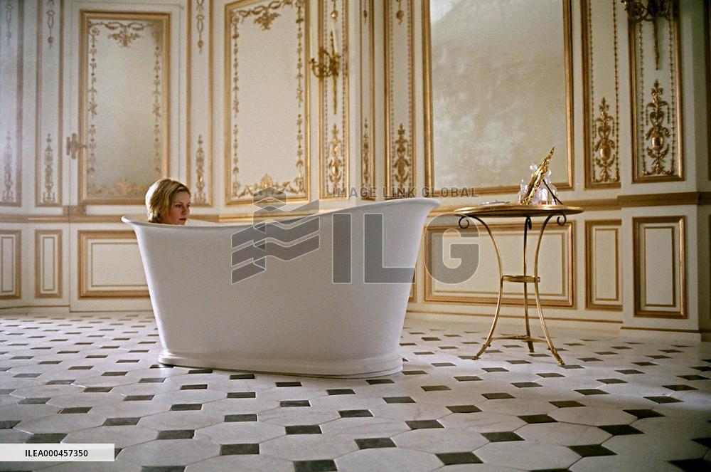 Marie Antoinette (2006)