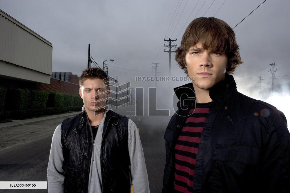 Supernatural : Season 2 (2006)