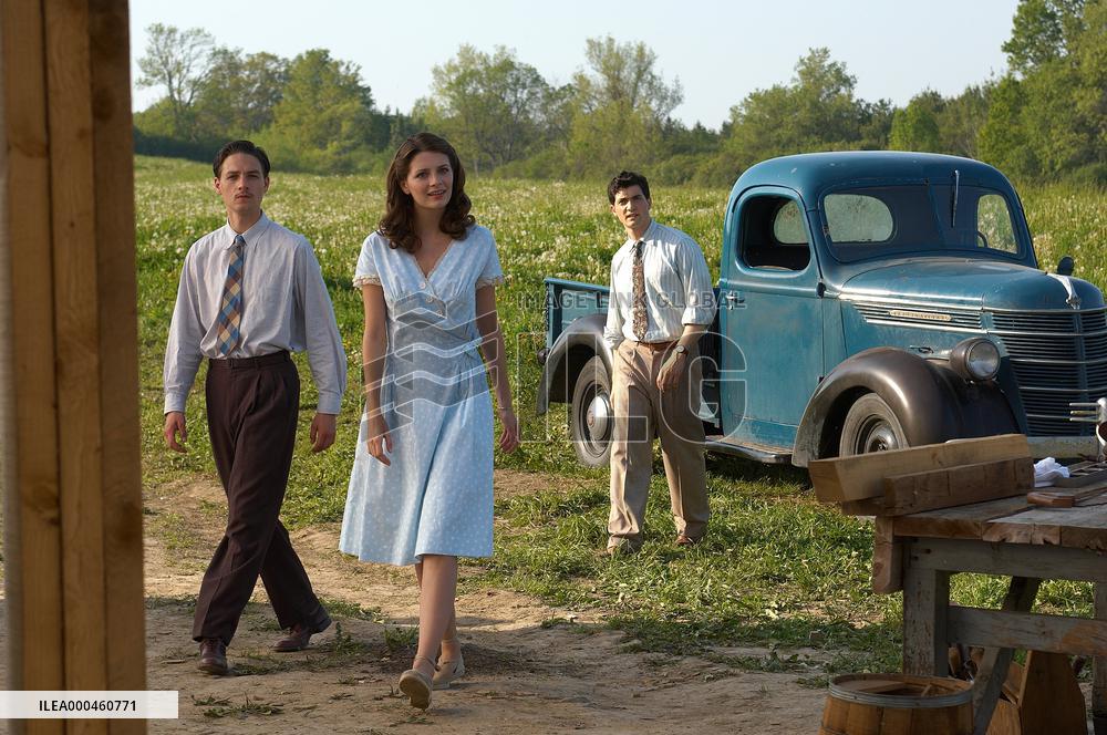 Closing The Ring (2007)