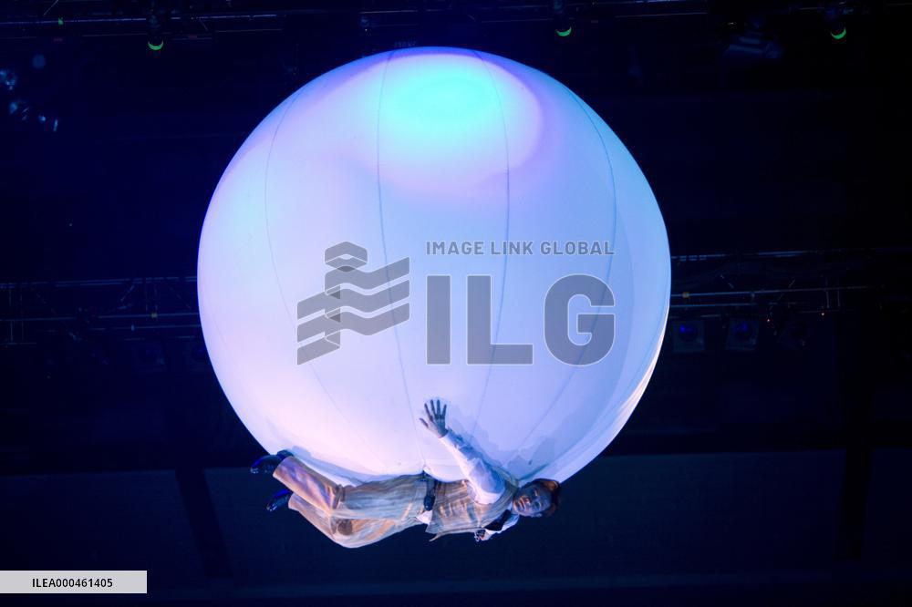 Cirque Du Soleil: Delirium (2008)