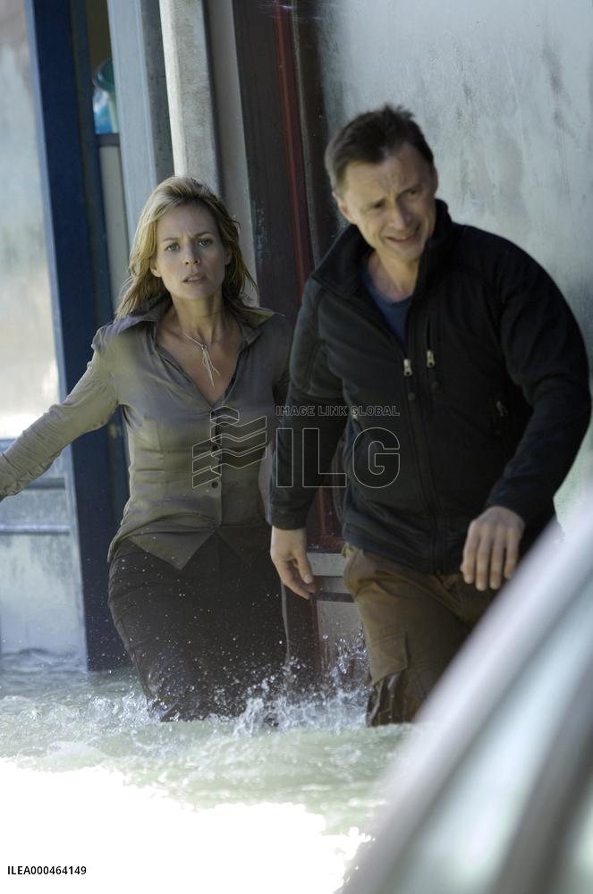 Flood (2007)