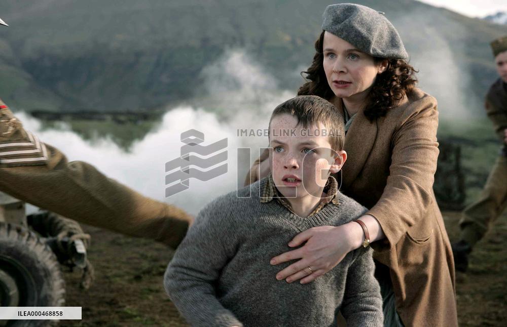 The Water Horse (2007)