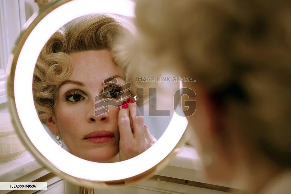 Charlie Wilson'S War (2007)