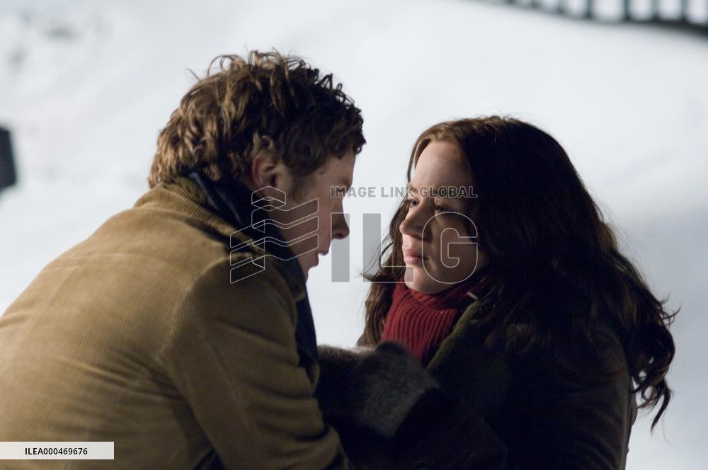 Wind Chill (2007)