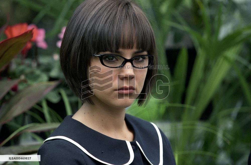 Charm School; Ninas Mal (2007)