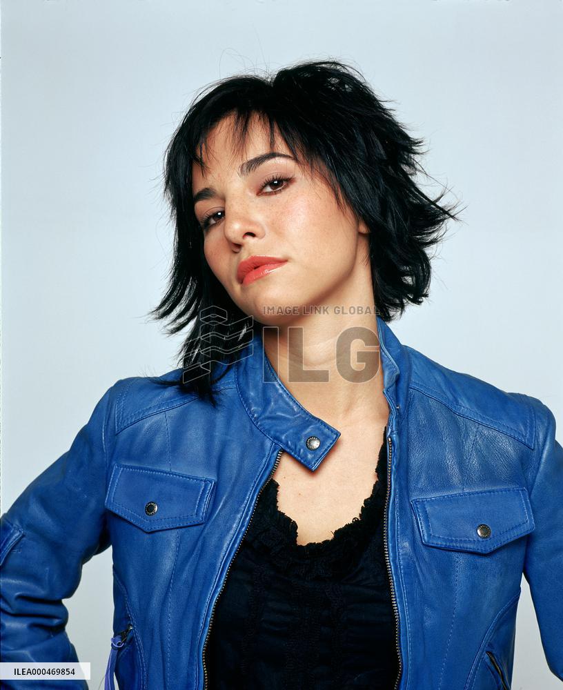 Charm School; Ninas Mal (2007)