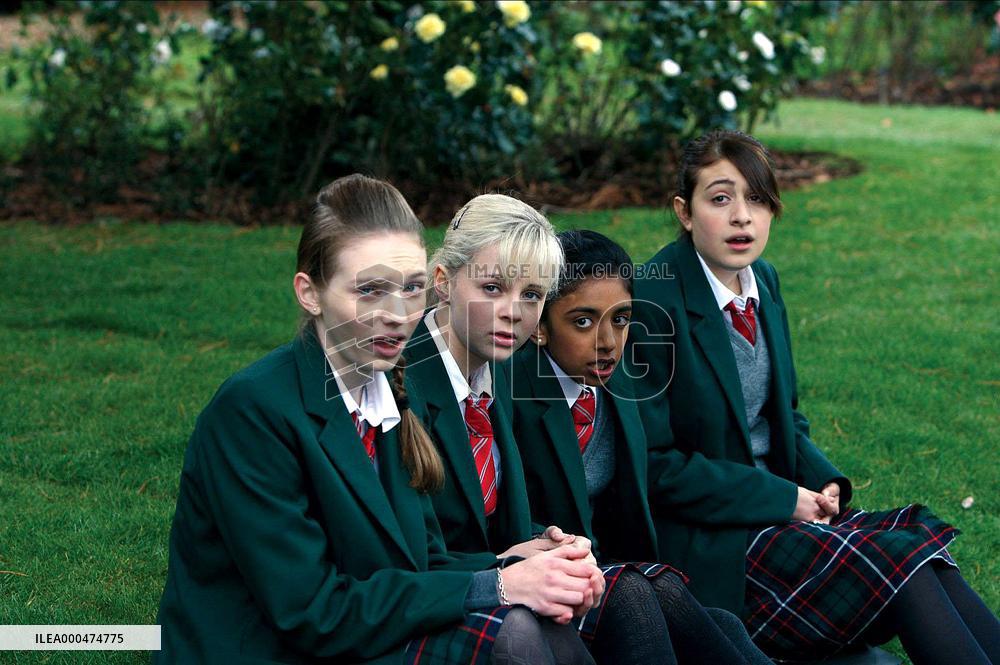 Angus, Thongs And Perfect Snog (2008)