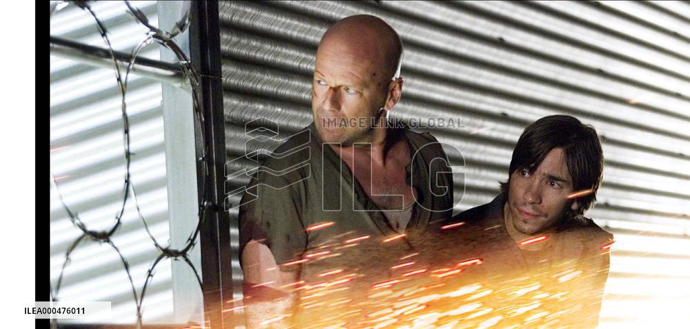 Live Free Or Die Hard (2007)