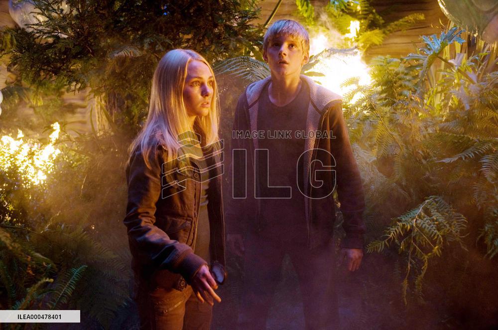 Race To Witch Mountain (2009)