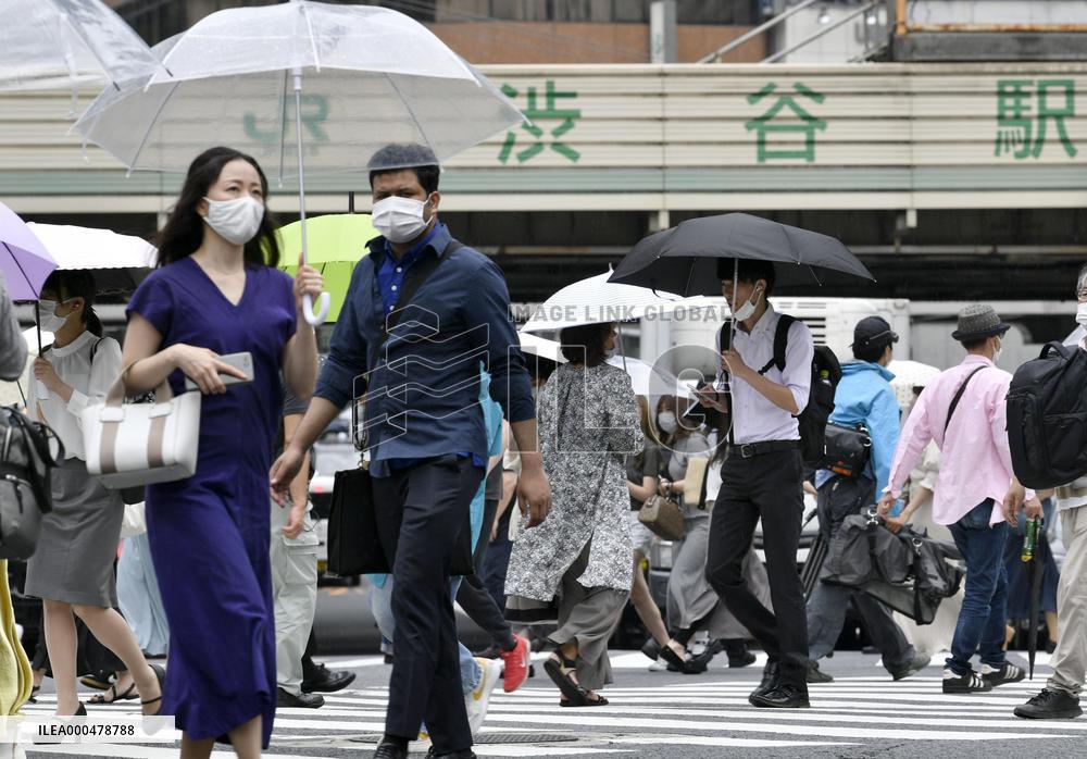 Rainy season begins in Tokyo
