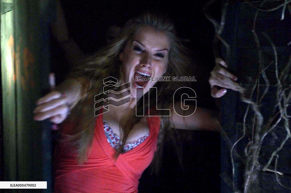 Lesbian Vampire Killers (2009)