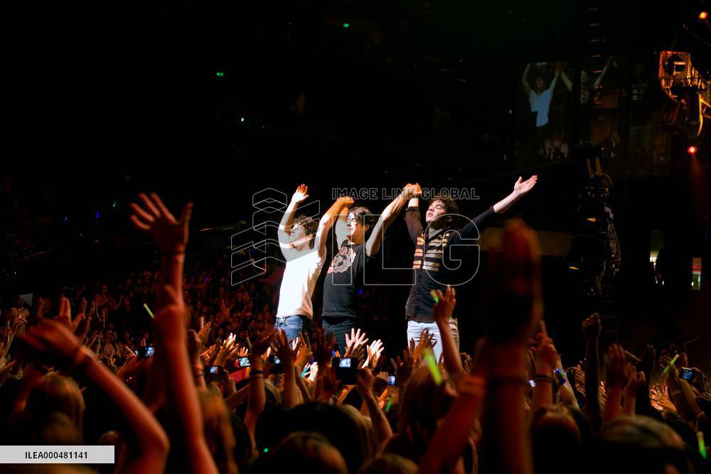 Jonas Brothers: The 3d Concert (2009)