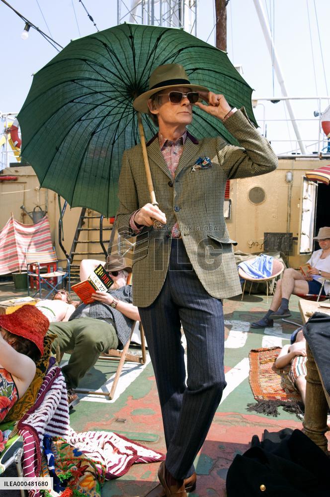 The Boat That Rocked (2009)