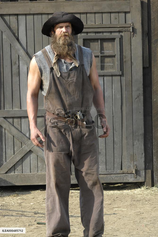 Gunless (2010)