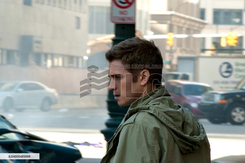 Vanishing On 7th Street (2010)