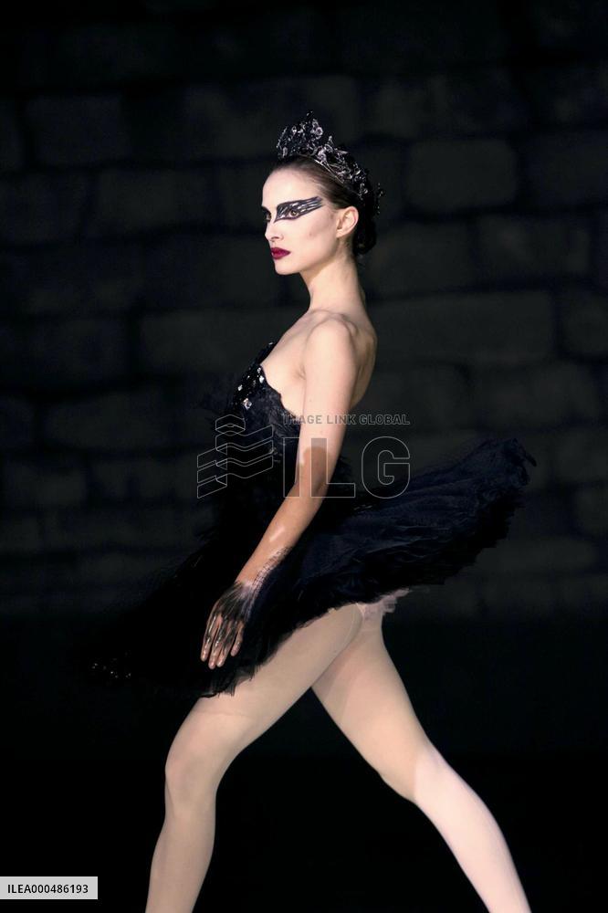 Black Swan (2010)