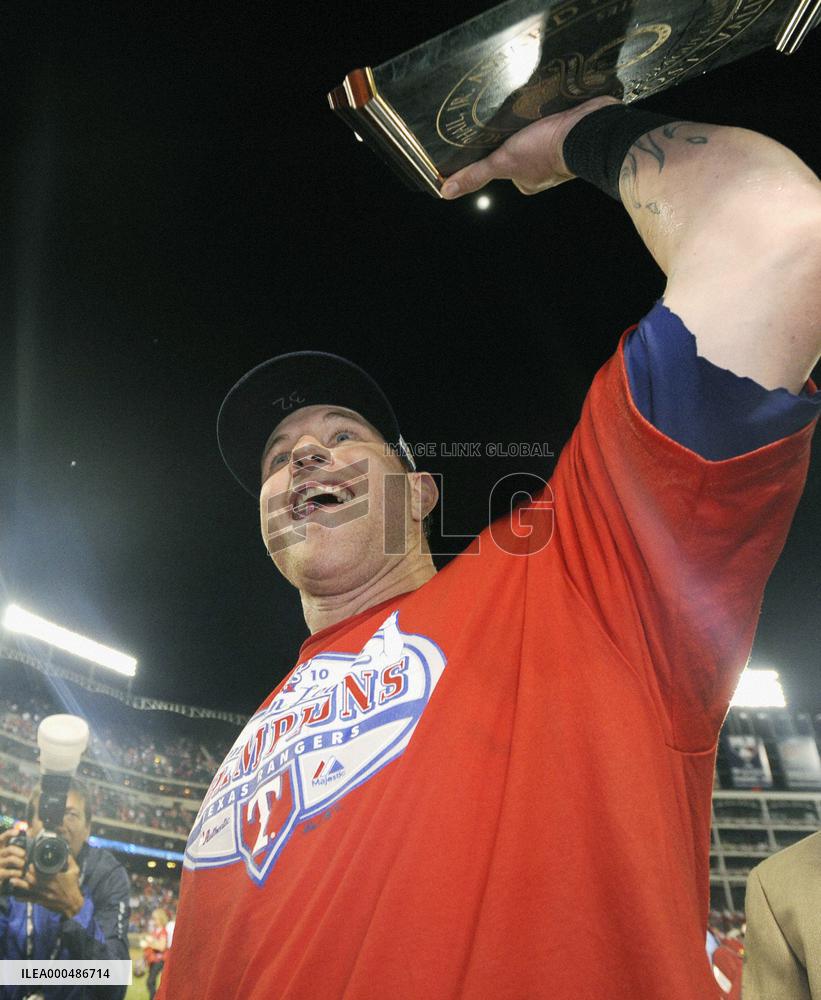 Rangers' Hamilton braces for World Series