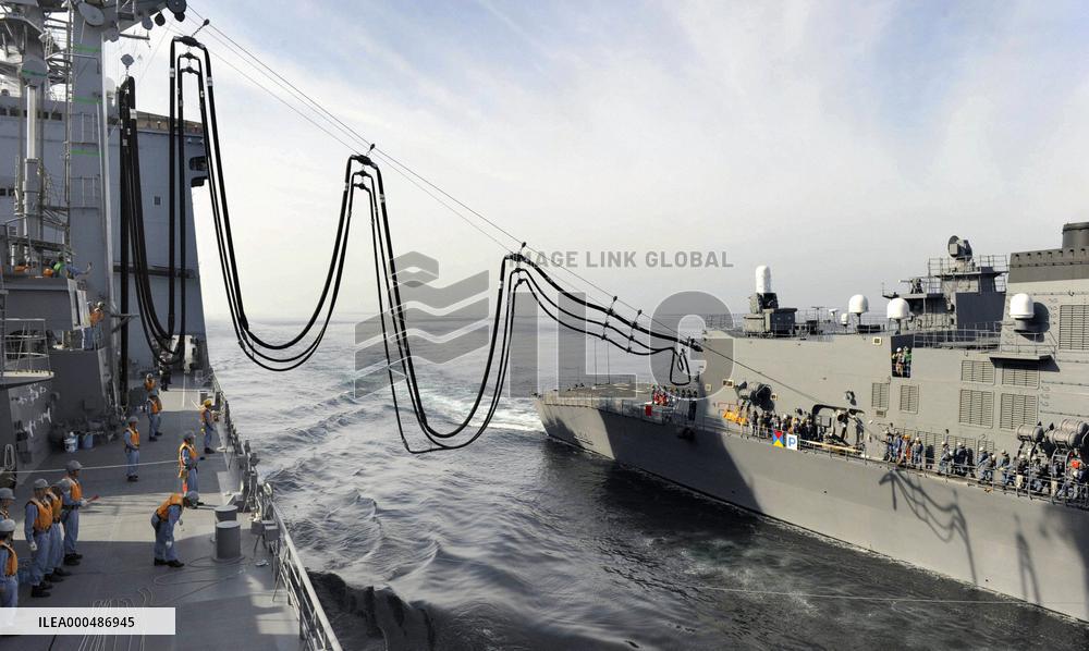 MSDF ships at work on day before refueling mission ends